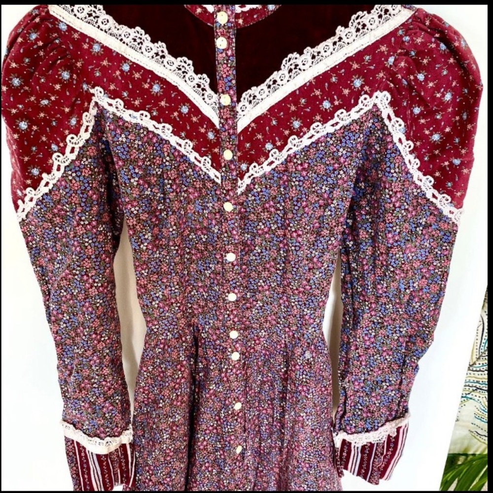 Gunne Sax Midi red black button down ditsy velvet lace calico XS S 7 Excellent